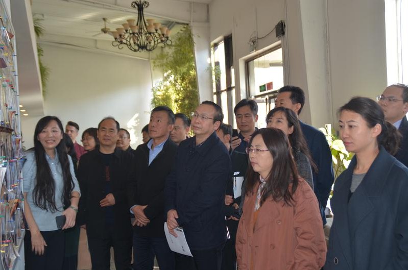第十八期新任县委宣传部部长培训班学员赴北京懋隆文化<br>产业创意园和铜牛电影产业园学习考察文化创意产业发展
